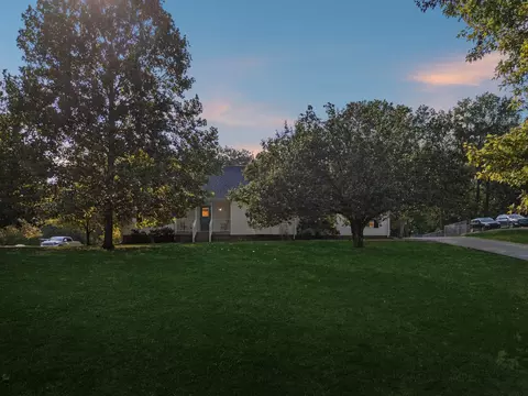1016 Keystone Dr, Pleasant View, TN 37146