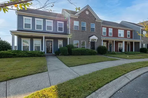 Exterior - 2052 Hemlock Dr, Spring Hill, TN 37174 photo 2 of 8