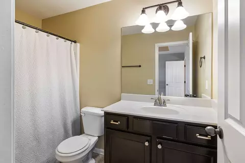 Bath - 2052 Hemlock Dr, Spring Hill, TN 37174 photo 2 of 3