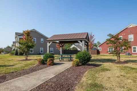 Exterior - 2052 Hemlock Dr, Spring Hill, TN 37174 photo 7 of 8