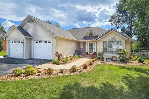935 Woodwinds Dr, Cookeville, TN 38501
