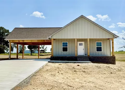 300 Sawyer Ln, Leoma, TN 38468