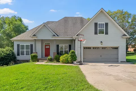 710 Valencia Dr, Clarksville, TN 37043