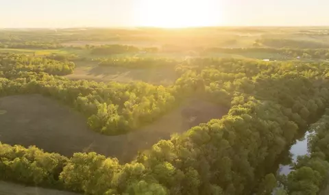 10 Sturgeon Creek Rd, Cedar Hill, TN 37032