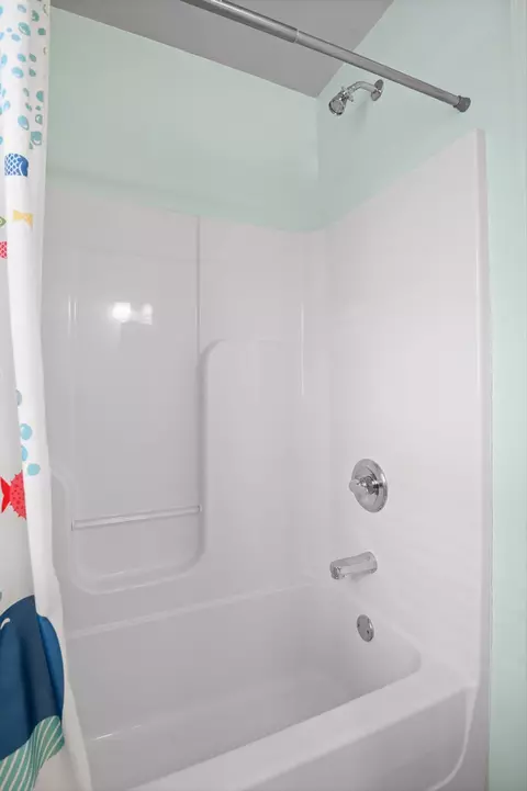 Bath - 509 E 16th St, Chattanooga, TN 37408 photo 5 of 5