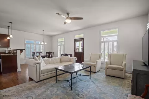 Living - 509 E 16th St, Chattanooga, TN 37408 photo 1 of 3