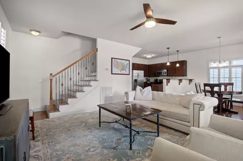Living - 509 E 16th St, Chattanooga, TN 37408 photo 2 of 3