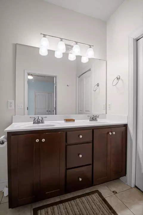 Bath - 509 E 16th St, Chattanooga, TN 37408 photo 2 of 5