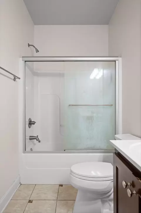 Bath - 509 E 16th St, Chattanooga, TN 37408 photo 3 of 5