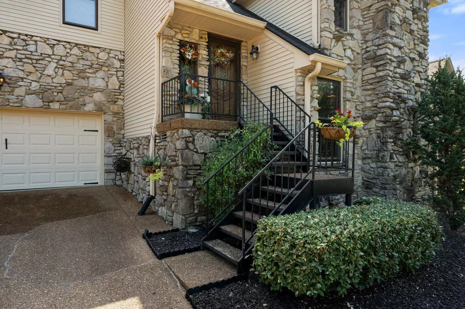 Exterior - 154 Spring Valley Rd # B, Nashville, TN 37214 photo 5 of 9