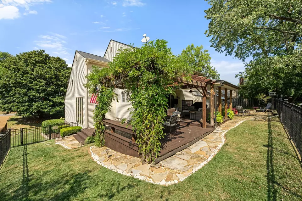 Exterior - 154 Spring Valley Rd # B, Nashville, TN 37214 photo 6 of 9