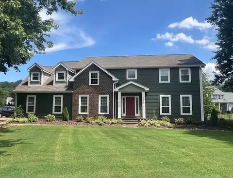 1412 Windbrook Ln, Hixson, TN 37343
