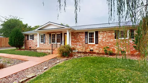 715 Poplar Bluff Rd E, Auburntown, TN 37016