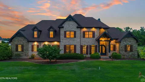 316 Spoondrift Ct, Louisville, TN 37777
