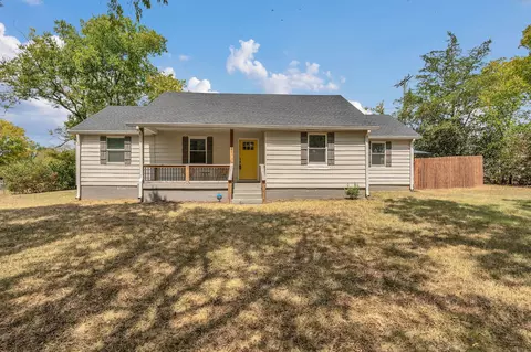 1621 E Stewarts Ln, Nashville, TN 37218
