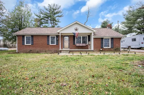 483 W Nashville St, Pembroke, KY 42266