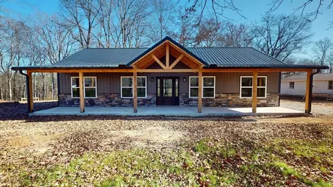 1490 Highway 100, Centerville, TN 37033