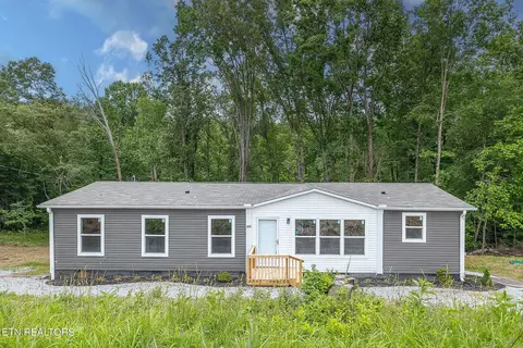 399 Black Oak Rd, Harriman, TN 37748