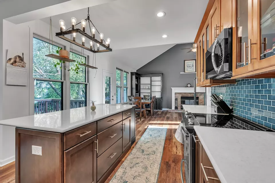 Kitchen - 6408 Sugar Maple Ln, Nashville, TN 37221 photo 6 of 6