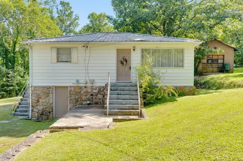 78 Adams Ln, Rossville, GA 30741
