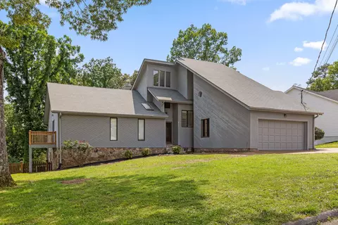 2508 Lake Dweller Ln, Hixson, TN 37343