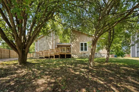 425 Cedarmont Dr, Nashville, TN 37211