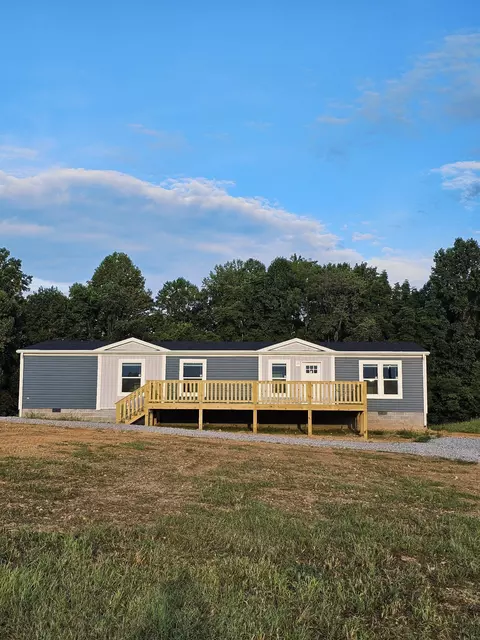 5252 White Springs Ln, Lafayette, TN 37083