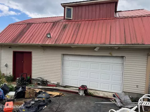 246 Sharp Acres, Jacksboro, TN 37757