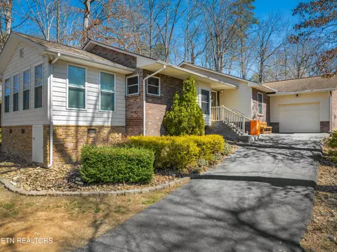 125 Smoky View Ln, Newport, TN 37821