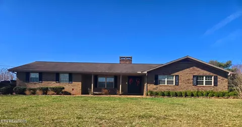 1355 Green Acres Dr, Newport, TN 37821
