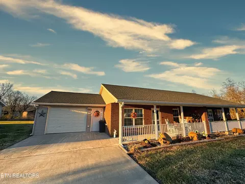 309 Woodstone Dr, Newport, TN 37821