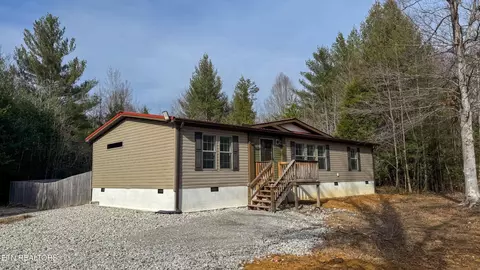 365 E Isham Rd, Winfield, TN 37892