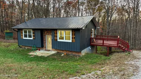 106 Windcrest Dr, Jamestown, TN 38556