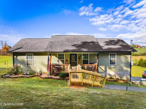689 Parsonage Rd, White Pine, TN 37890