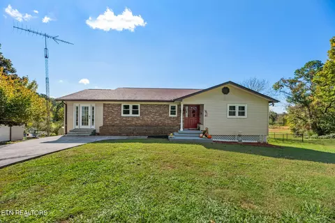 2416 Cherokee Dr, Bean Station, TN 37708