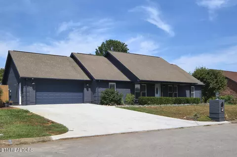 2327 Portland Dr, Maryville, TN 37803