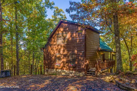 2212 E View Dr, Sevierville, TN 37876