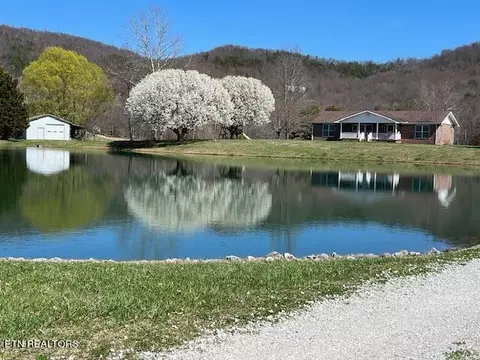 170 Adkins Trail Tr, Winfield, TN 37892