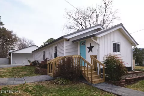 6100 Adelia Dr, Knoxville, TN 37920