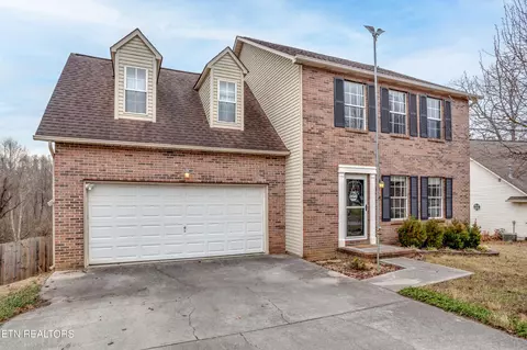 2220 Cripple Oak Ln, Powell, TN 37849