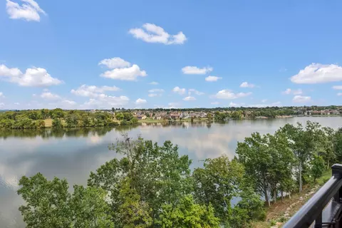 1024 Club View Dr #F401, Gallatin, TN 37066