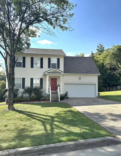 2000 Stanford Village Dr, Antioch, TN 37013