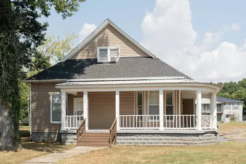 207 Church St, Martin, TN 38237