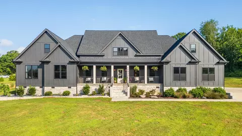 13035 Susan Ln, Soddy Daisy, TN 37379