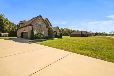 4316 Singleton Dr, Murfreesboro, TN 37127 photo 2