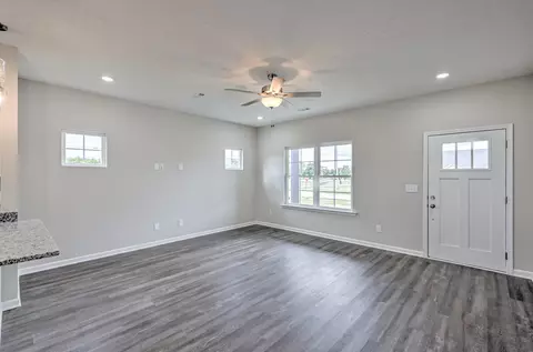 22 Bartow St, Decherd, TN 37324 photo 7