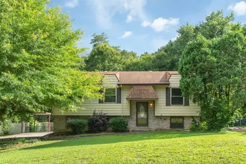 1050 Hillcrest Rd, Hixson, TN 37343