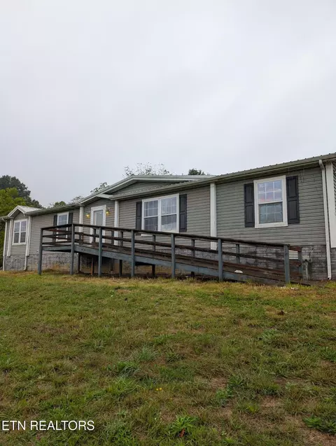 813 Hide A Way Rd, Dandridge, TN 37725