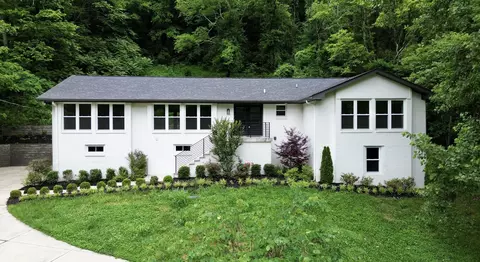 2711 Hillsboro Rd, Brentwood, TN 37027