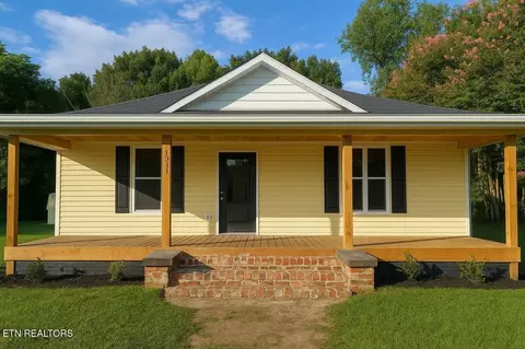 151 S Jackson St, Athens, TN 37303